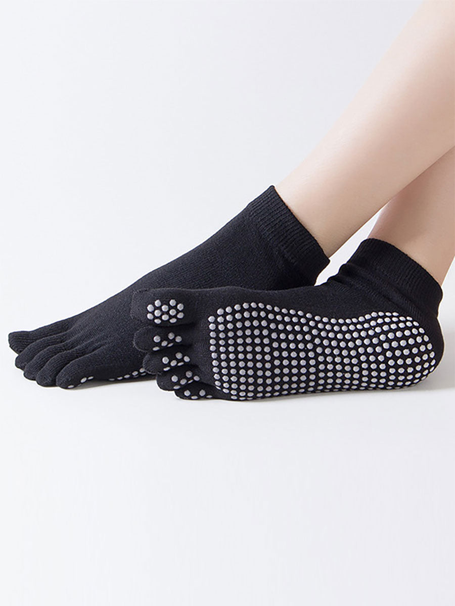 http://www.anjaliclothing.com/cdn/shop/products/yoga-socks-black.jpg?v=1632322515&width=1024