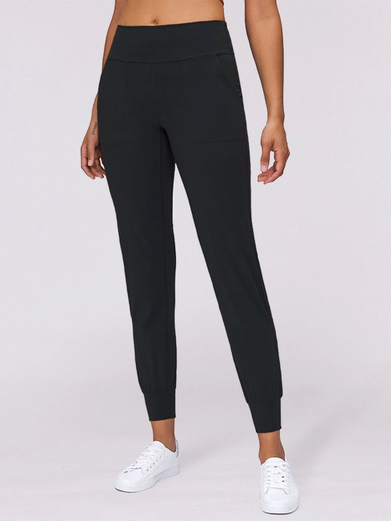 The Zoom Pant in Black